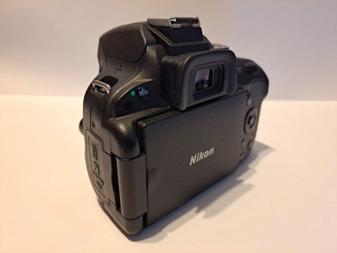 週末限定値下げ！Nikon D5100 一眼レフカメラ+オマケレンズ