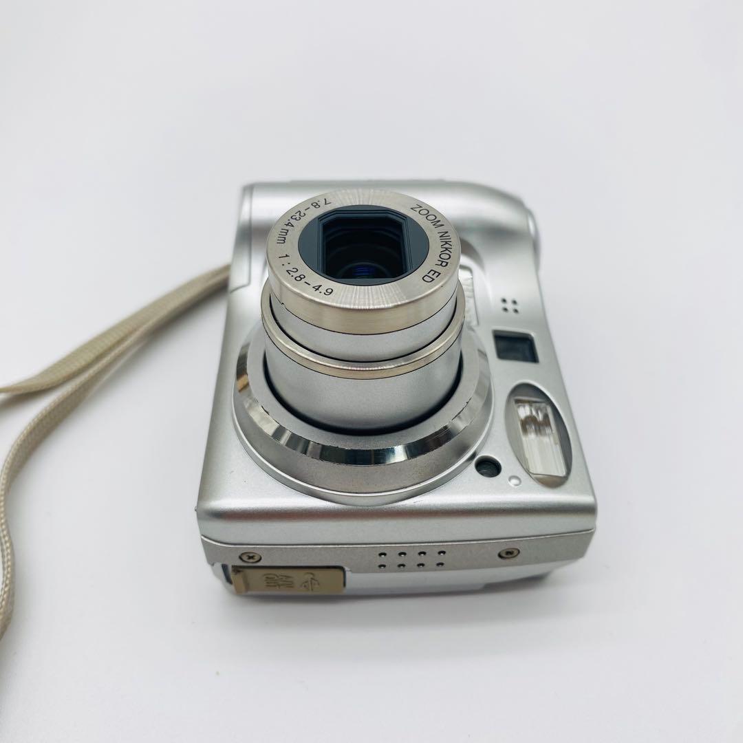 Nikon COOLPIX 7600 シルバー 単3電池駆動