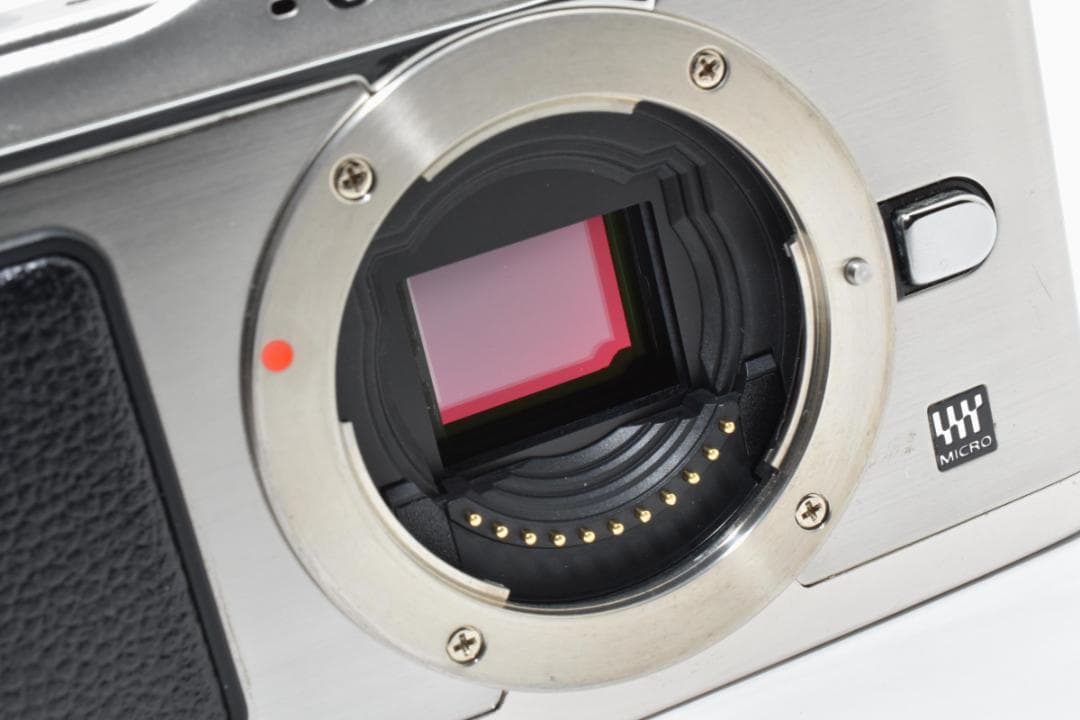 オリンパス ペン E-P1 ミラーレスデジタルカメラ ボディ シルバー