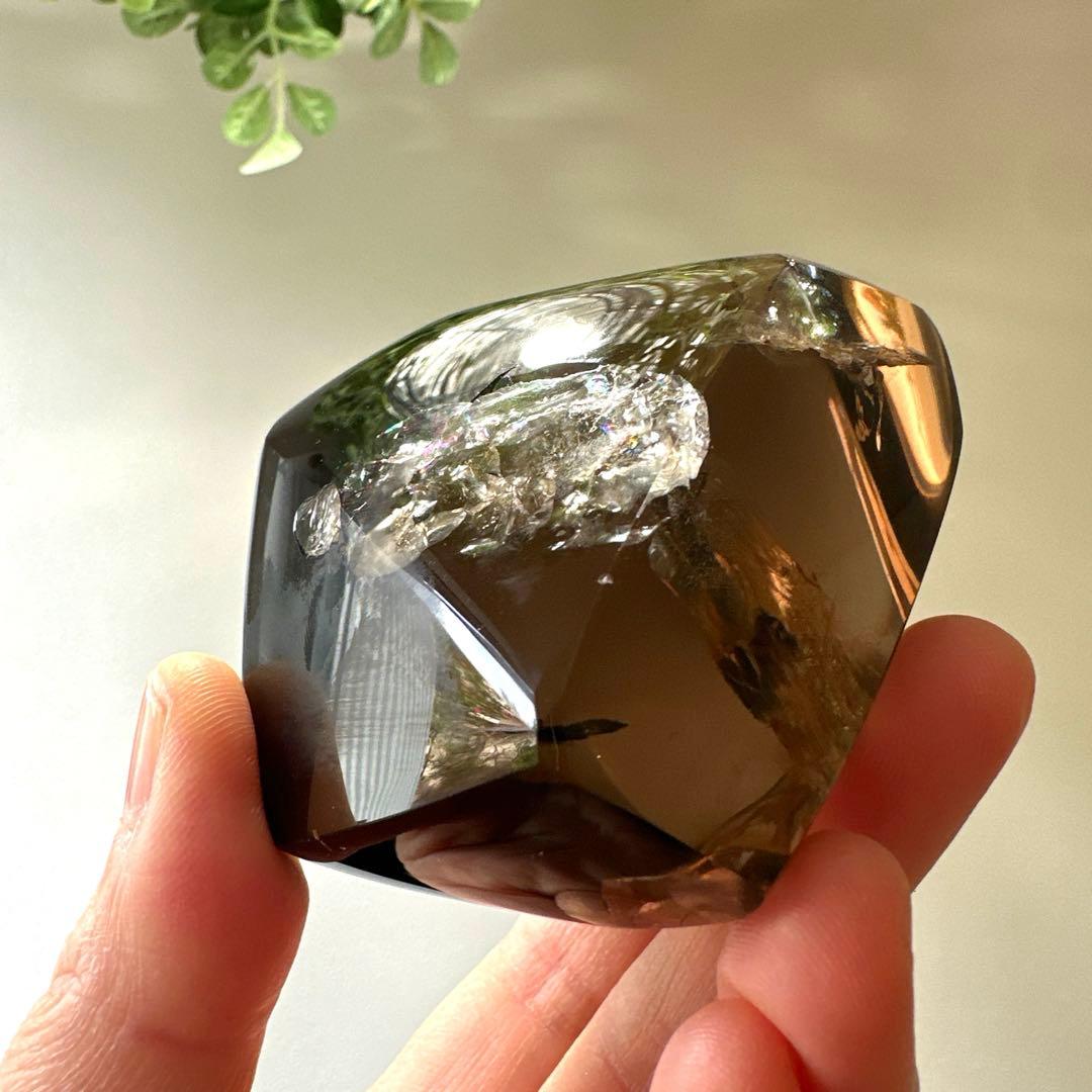 スモーキー　虹　フリーフォーム　256.4g 透明感　色濃いめ　煙水晶