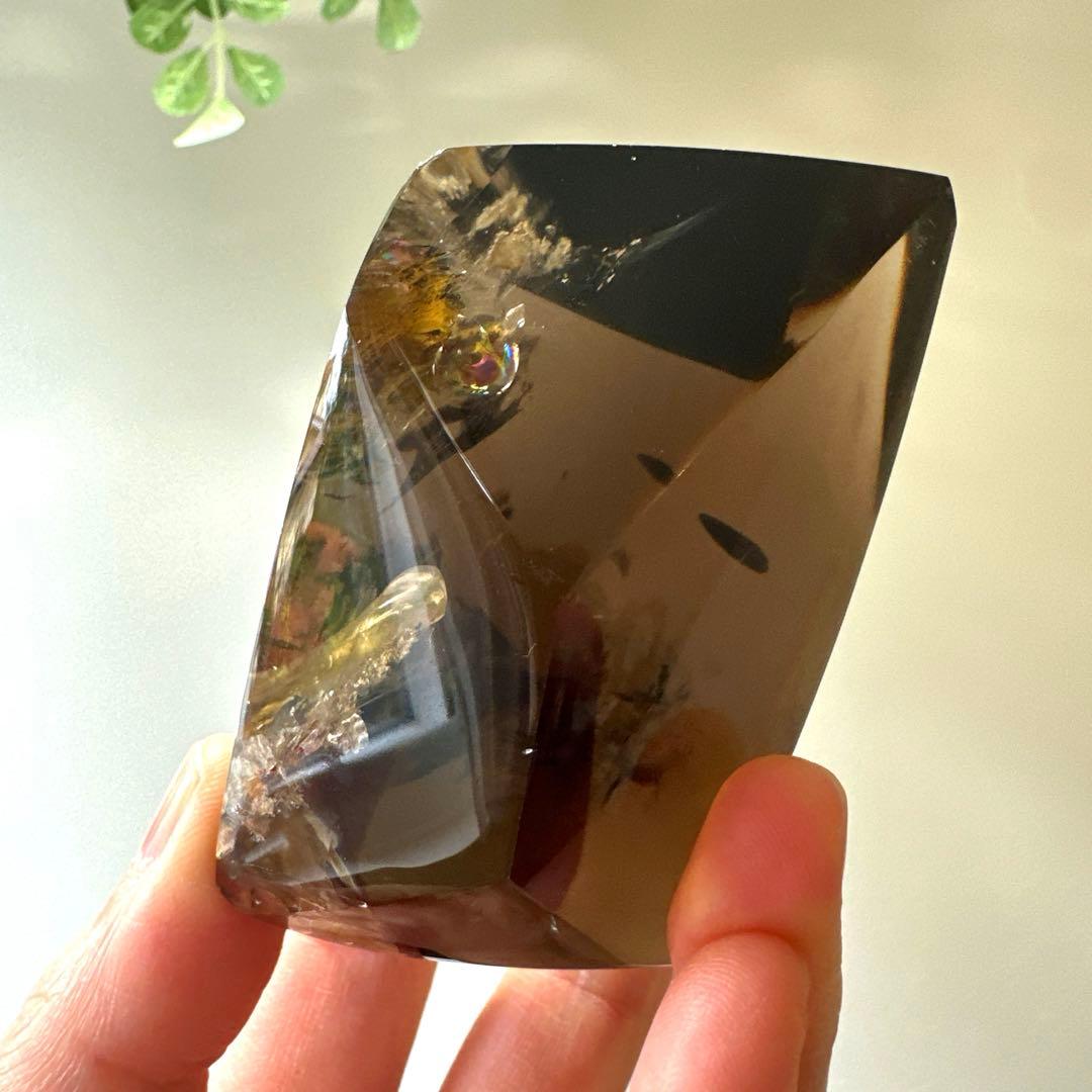 スモーキー　虹　フリーフォーム　256.4g 透明感　色濃いめ　煙水晶