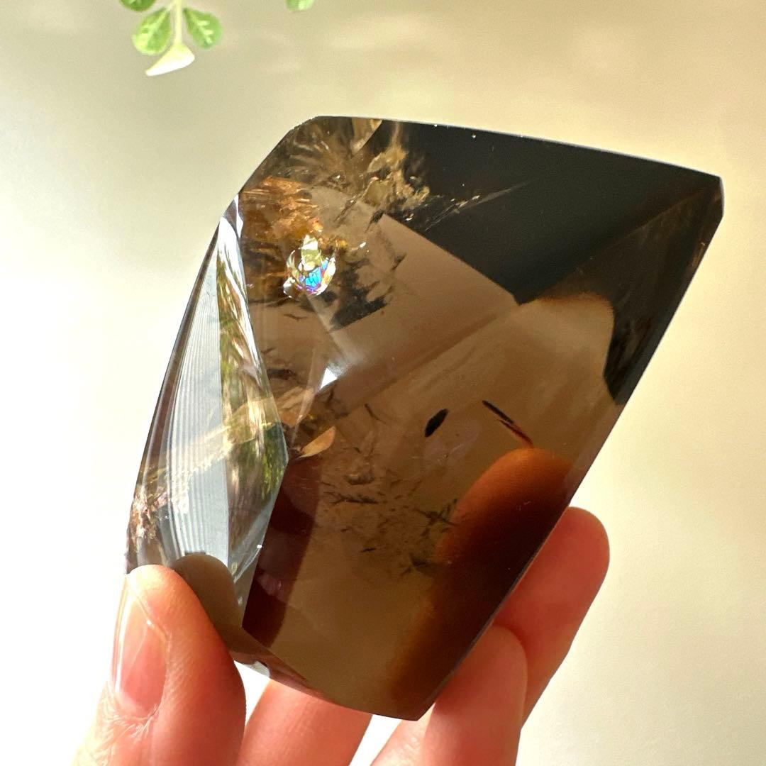 スモーキー　虹　フリーフォーム　256.4g 透明感　色濃いめ　煙水晶