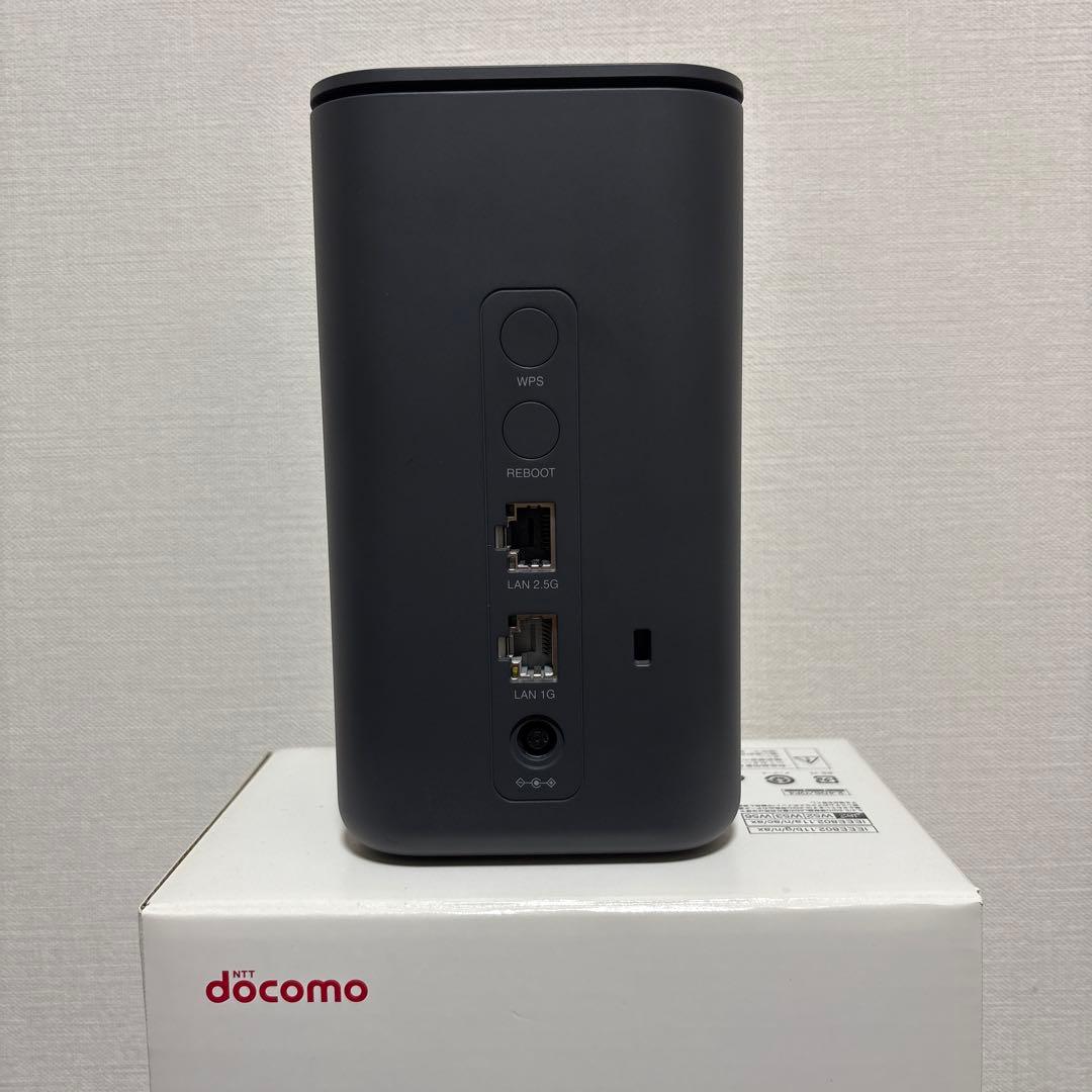 NTT docomo  5G HR02 本体