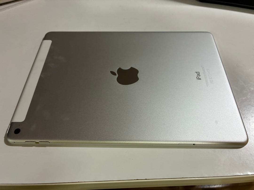 Apple iPad Air2 64GB シルバー　本体のみ
