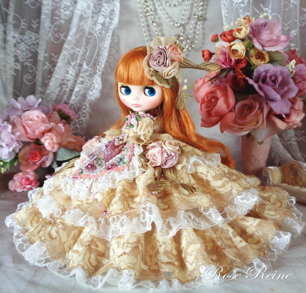 ローゼンレーヌ王妃 ラグシュアリーハニーゴールドフリルドレス