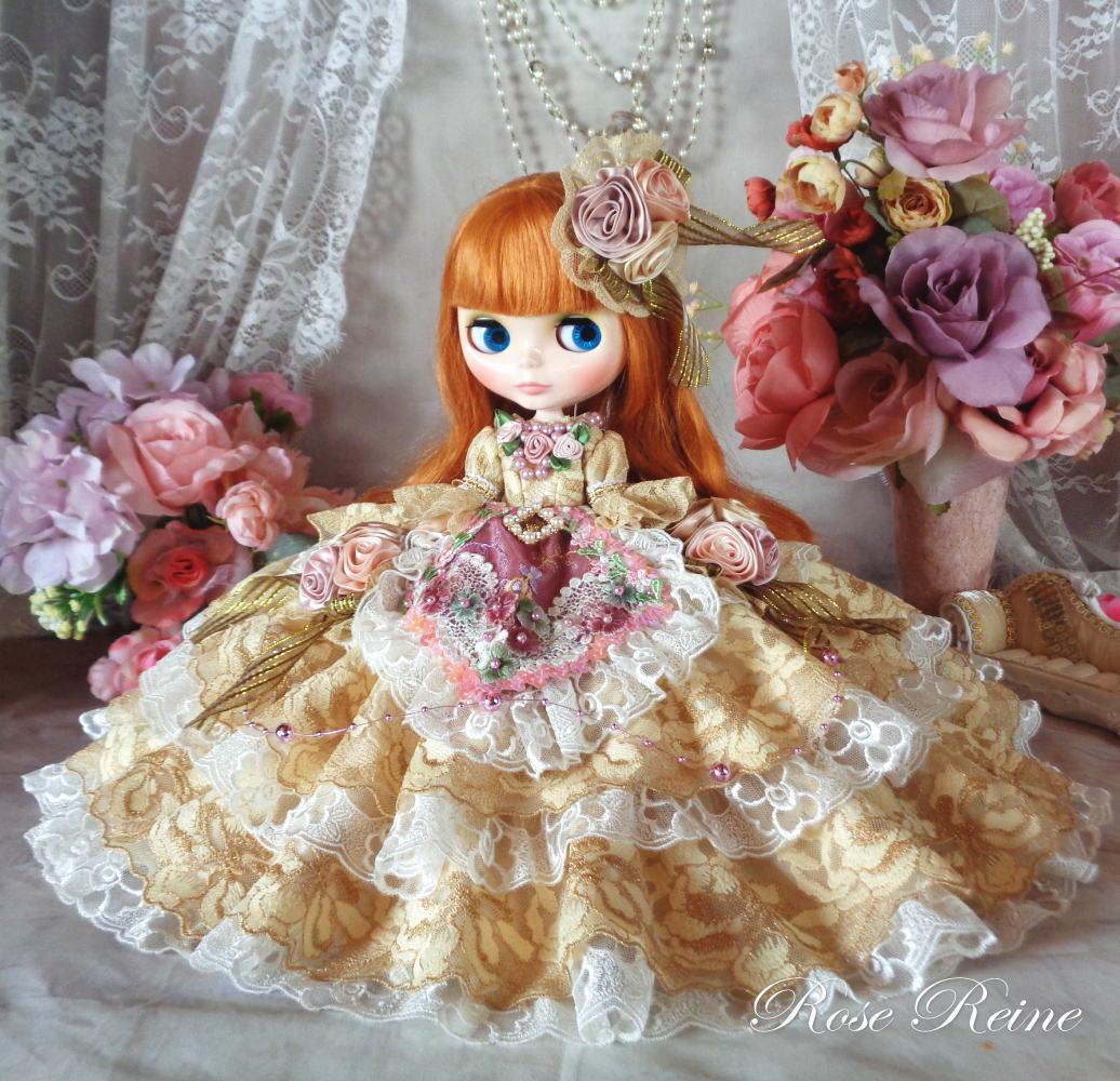 ローゼンレーヌ王妃 ラグシュアリーハニーゴールドフリルドレス