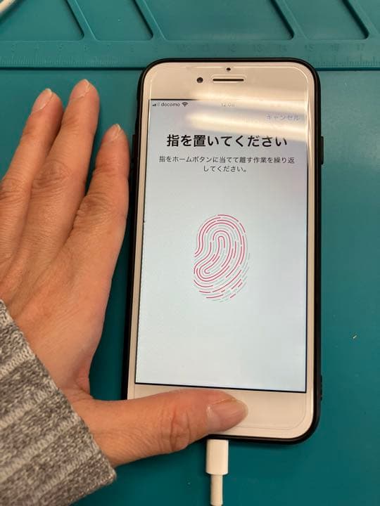 iPhone 8 Gold 64 GB SIMフリー　ジャンク