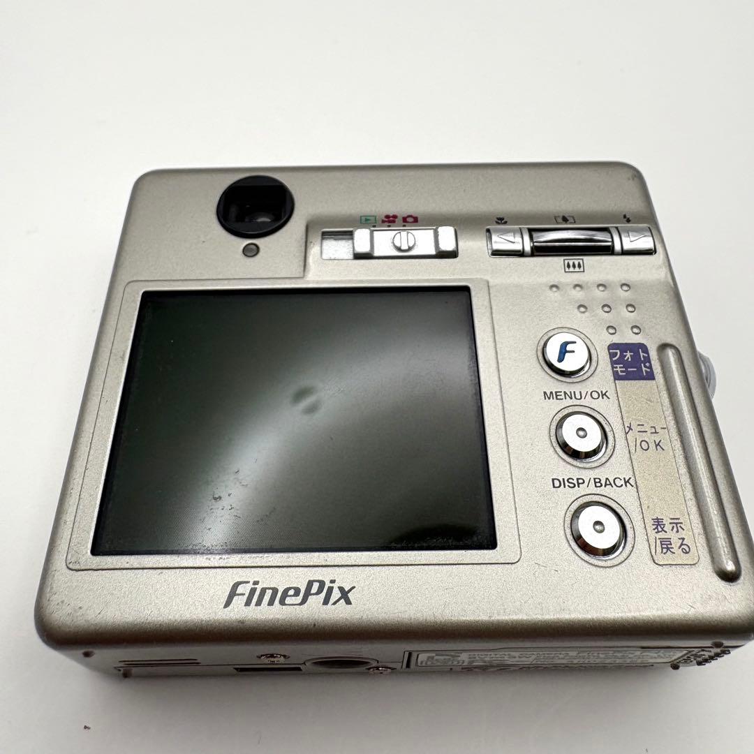 【動作品】FUJIFILM FinePix F450 コンパクトデジタルカメラ