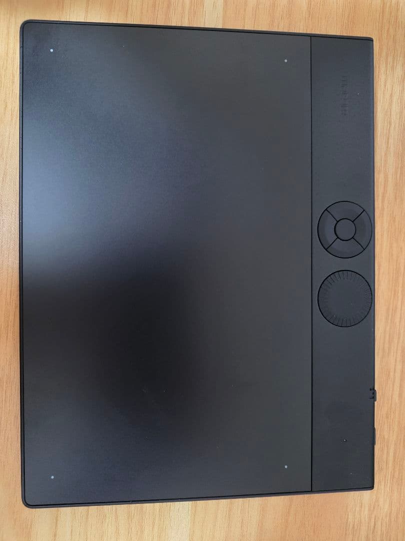 Wacom 新型 Intuos Pro Small