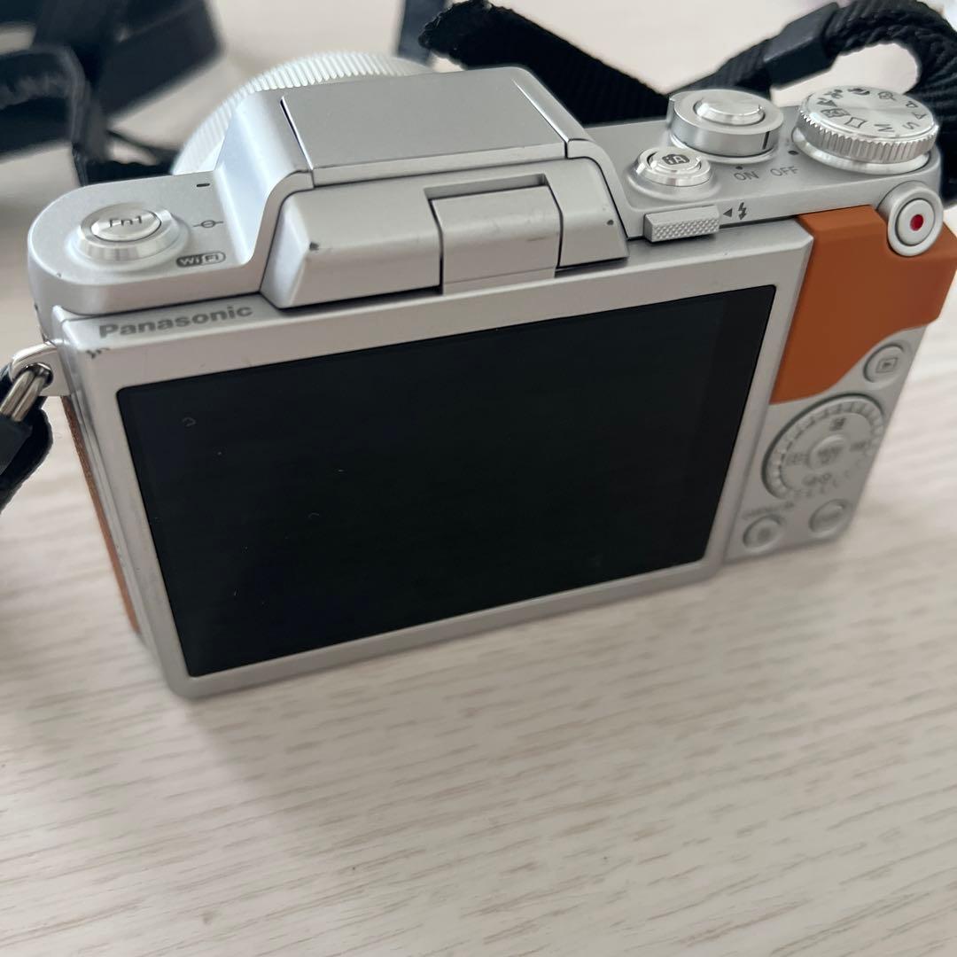 LUMIX DMC-GF7W デジタルカメラ　ダブルズームレンズキット