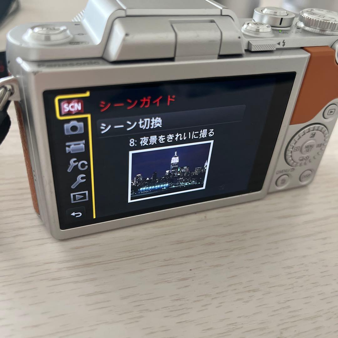 LUMIX DMC-GF7W デジタルカメラ　ダブルズームレンズキット