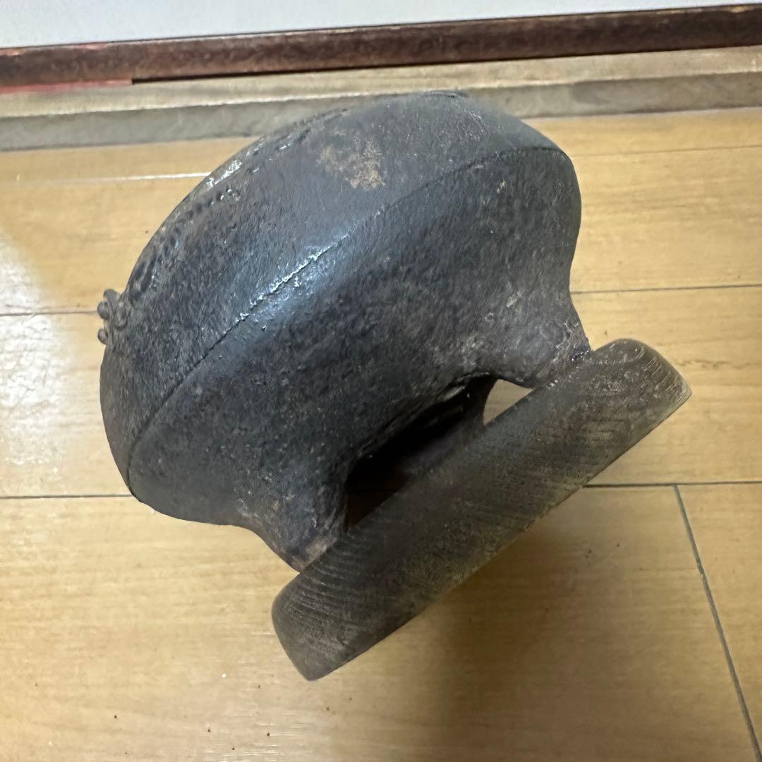 鉄製提手香炉 雲文様