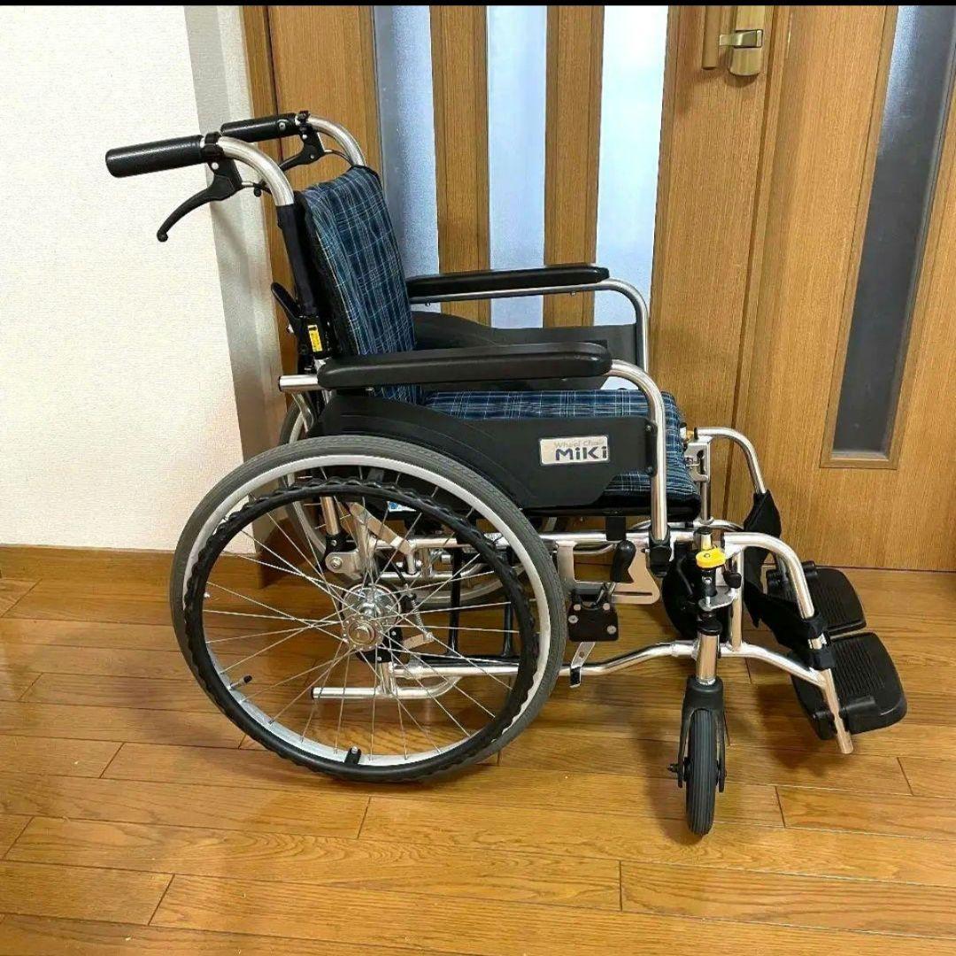 ♿️ 自走式 軽量スリム 車椅子 とても便利な多機能タイプ リハビリ訓練に最適