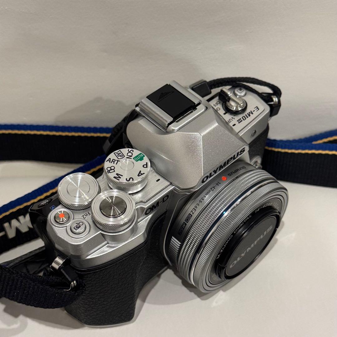 OLYMPUS OMD EM10 Mark iii シャッター数2775枚