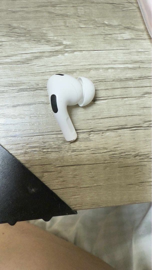 AirPods本体 ホワイト カナル型