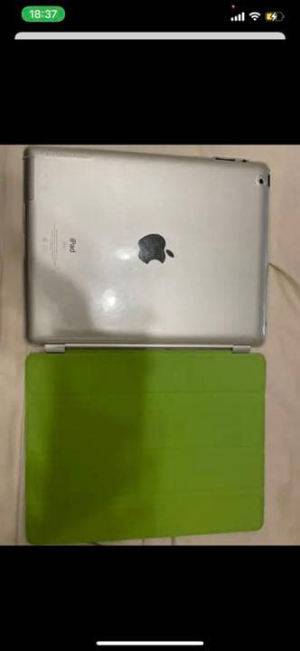 ipad の第2世代　32GB 。値段下げれるので、コメントしてください