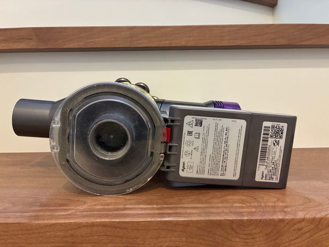 Dyson ダイソン V8 Slim Fluffy コードレス掃除機【一部新品】