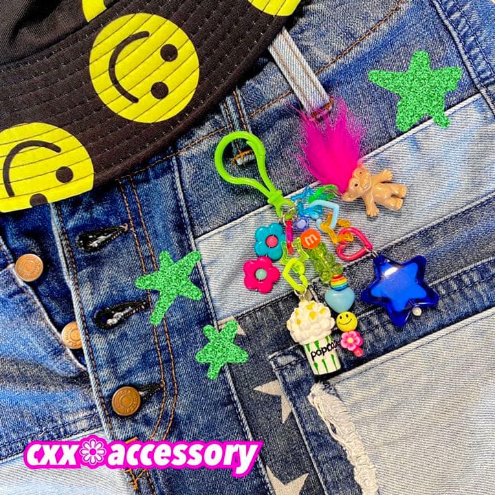 【v-18】ビーズキーホルダー❁ニコちゃん カラフル 個性的 古着 派手 韓国