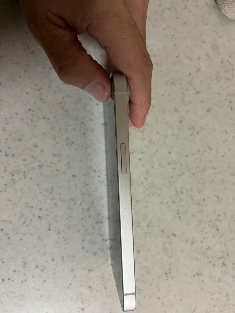 iPhone１３本体128MB