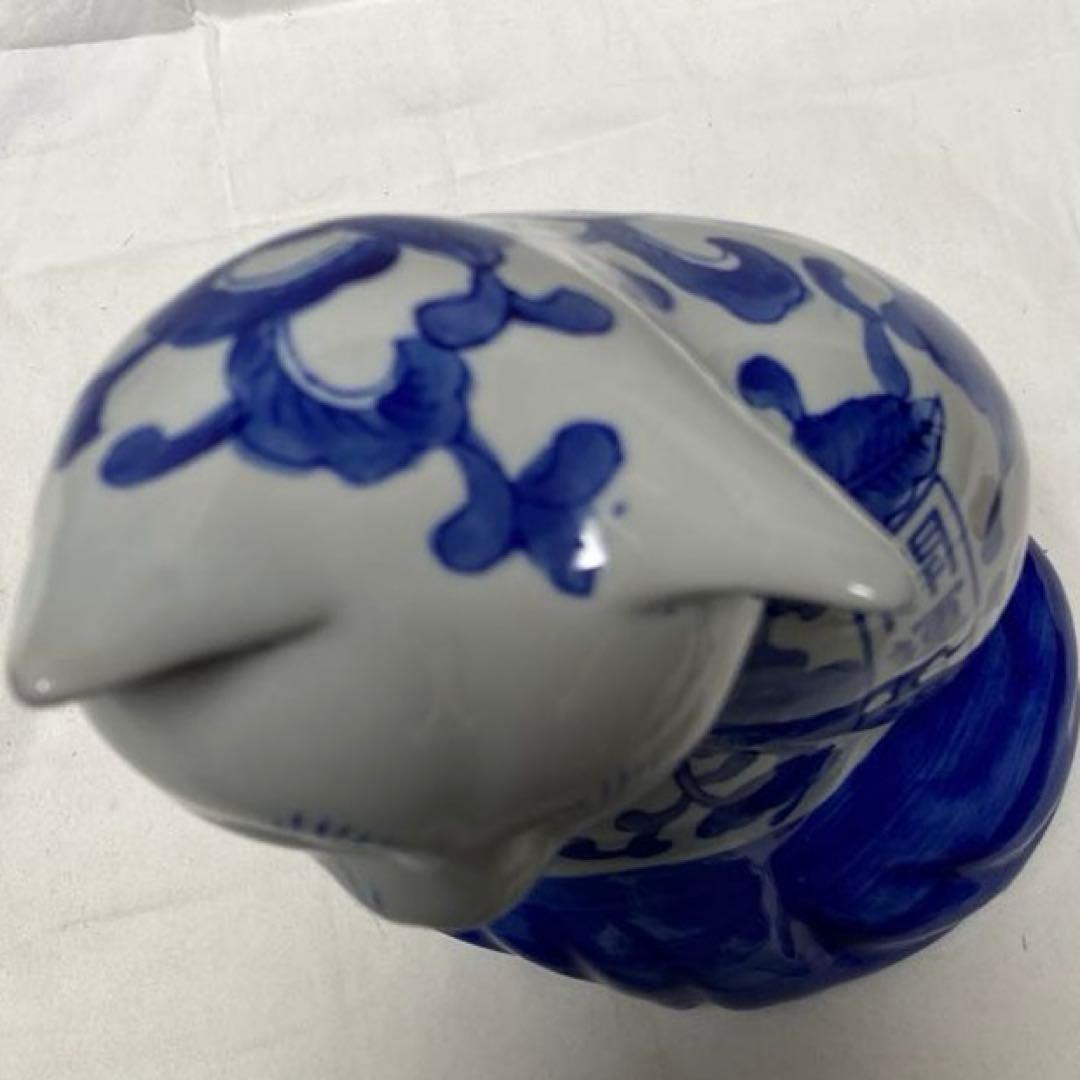 伊万里焼 陶磁器製 招き猫置物 2体伝統的な染め付け柄/花柄 短冊柄付き