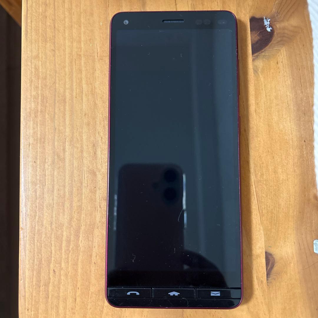 京セラ製のスマートフォン「BASIO4（ベイシオフォー）KYV47」