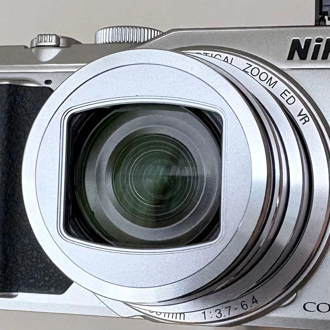 美品✨Nikon COOLPIX S9900シルバー 他カバー バッテリー等一式