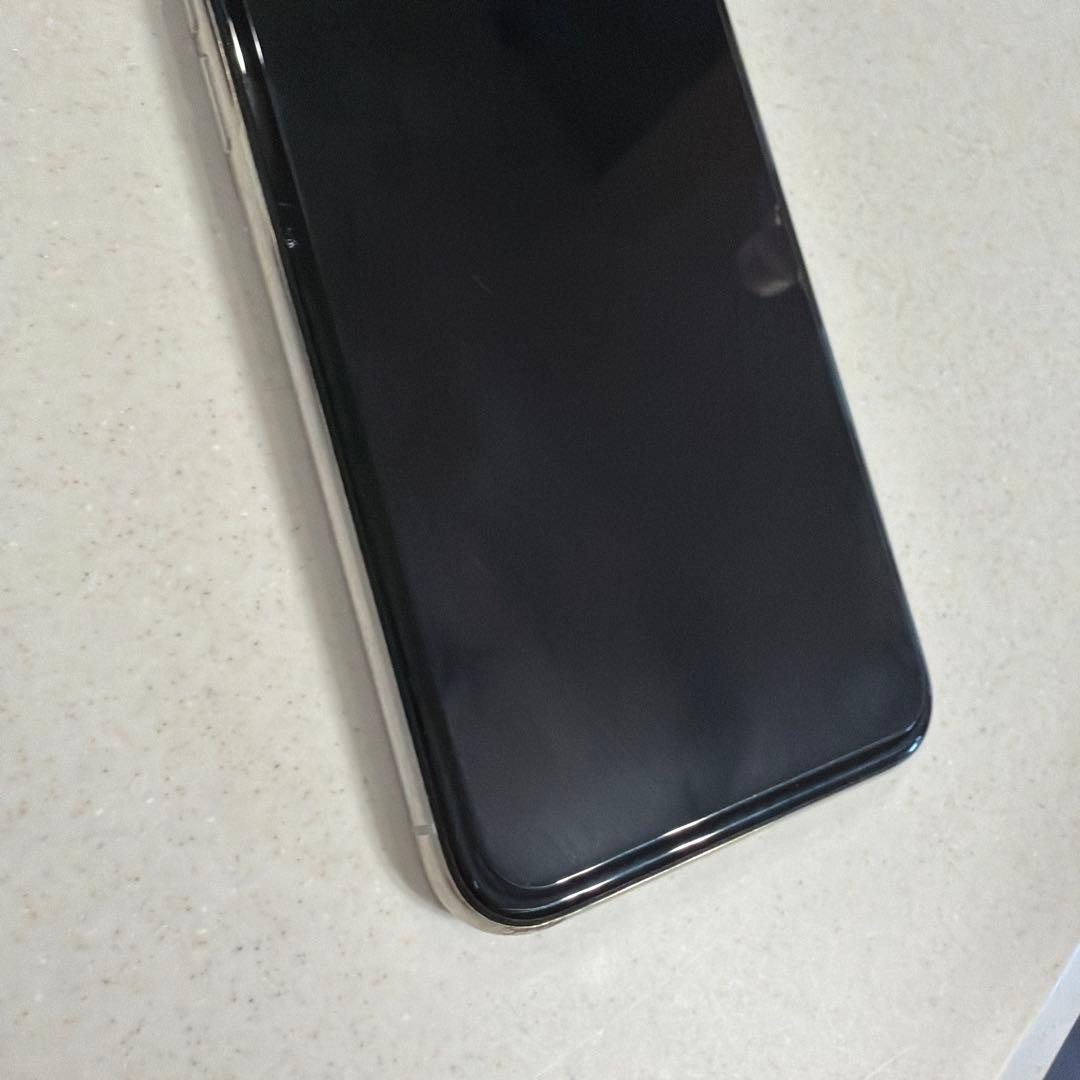 iPhone11pro 背面割れあり