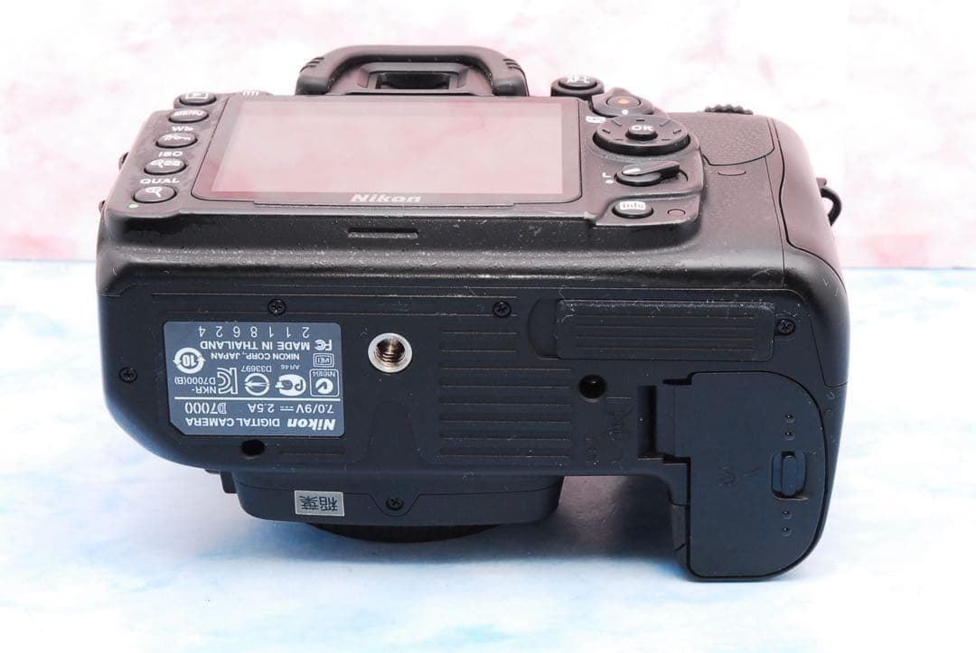 ニコン D7000◎超望遠レンズ付Wレンズ◎ショット数極少◎一眼レフカメラ