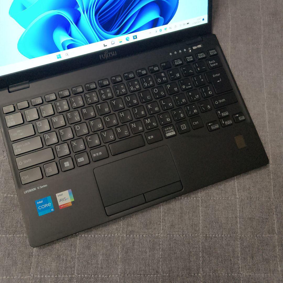 日本製 Fujitsu 良好 12世代 i5 8GB SSD 512GB 超軽量
