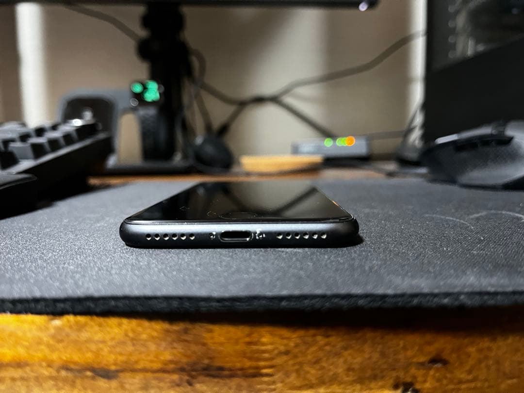 美品！バッテリー100% ！Apple iPhone 8 64GB