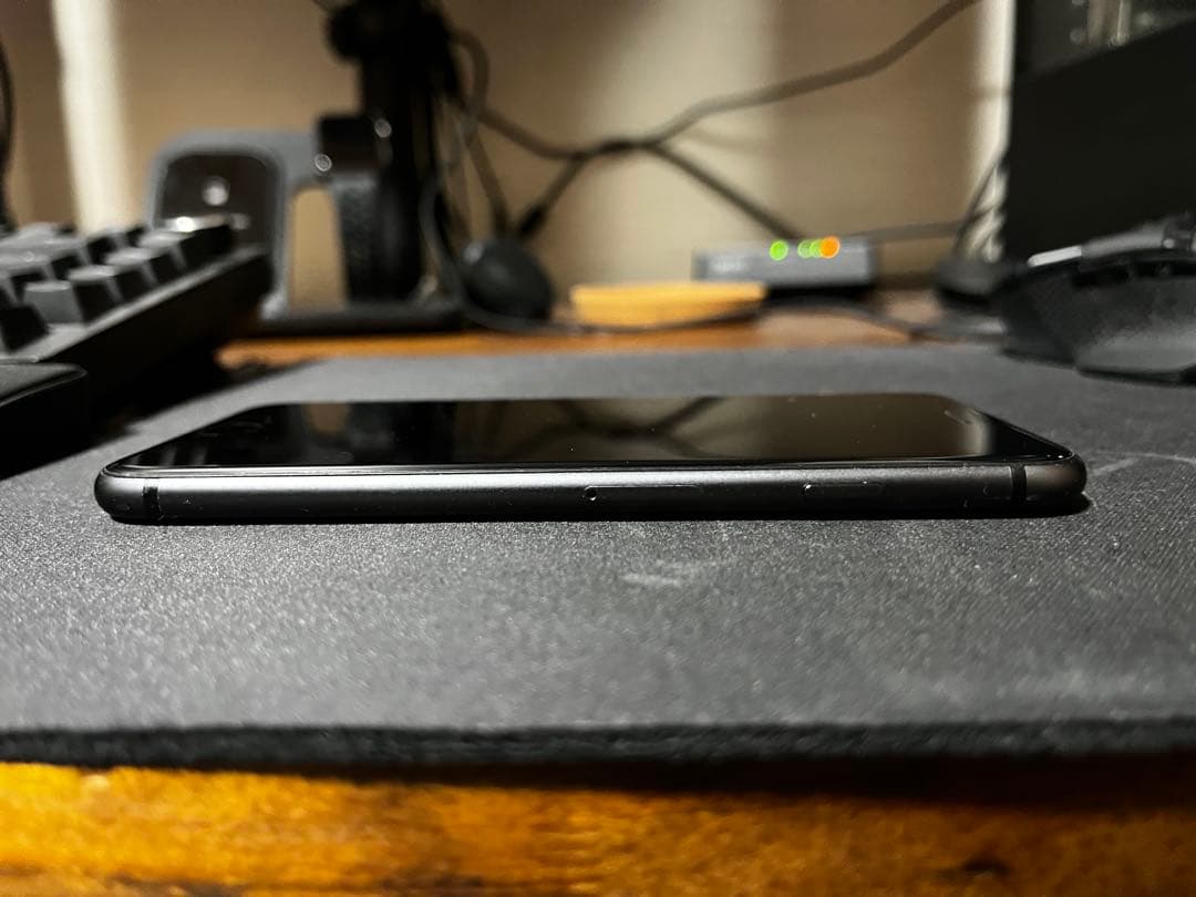 美品！バッテリー100% ！Apple iPhone 8 64GB