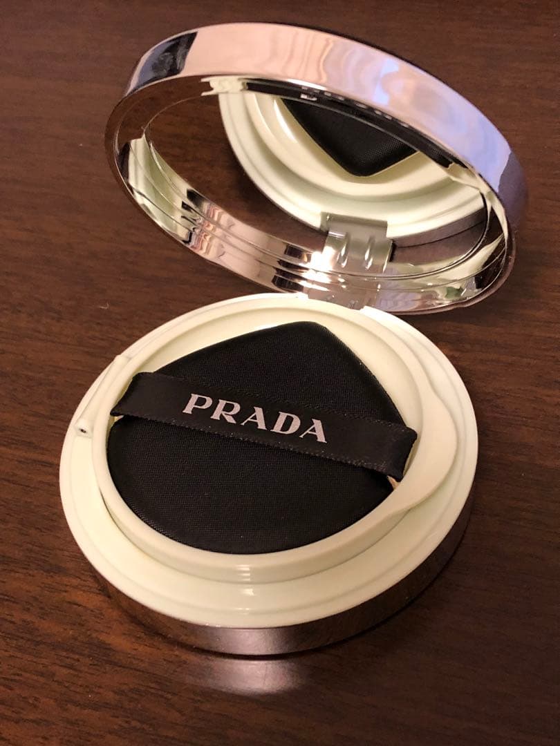 PRADA AUGMENTED SKIN LN25 クッションファンデーション