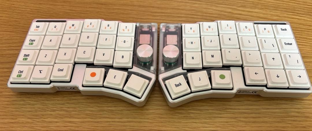 cornix 分割キーボード ポーチ、キーキャップ付き