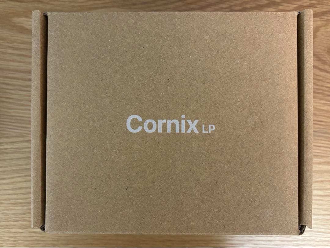 cornix 分割キーボード ポーチ、キーキャップ付き