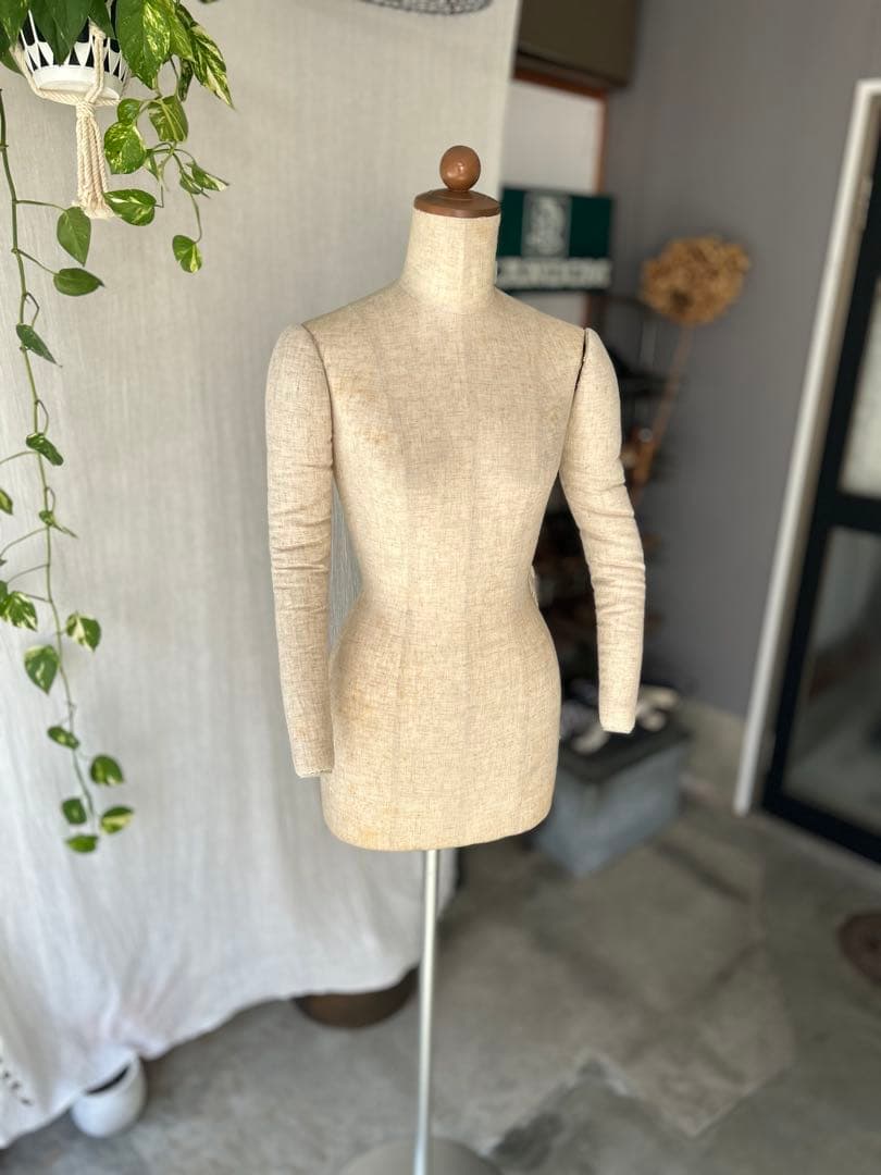 ラスト！キイヤ製アパレル使用レディース腕付婦人トルソー/マネキン店舗プロ仕様