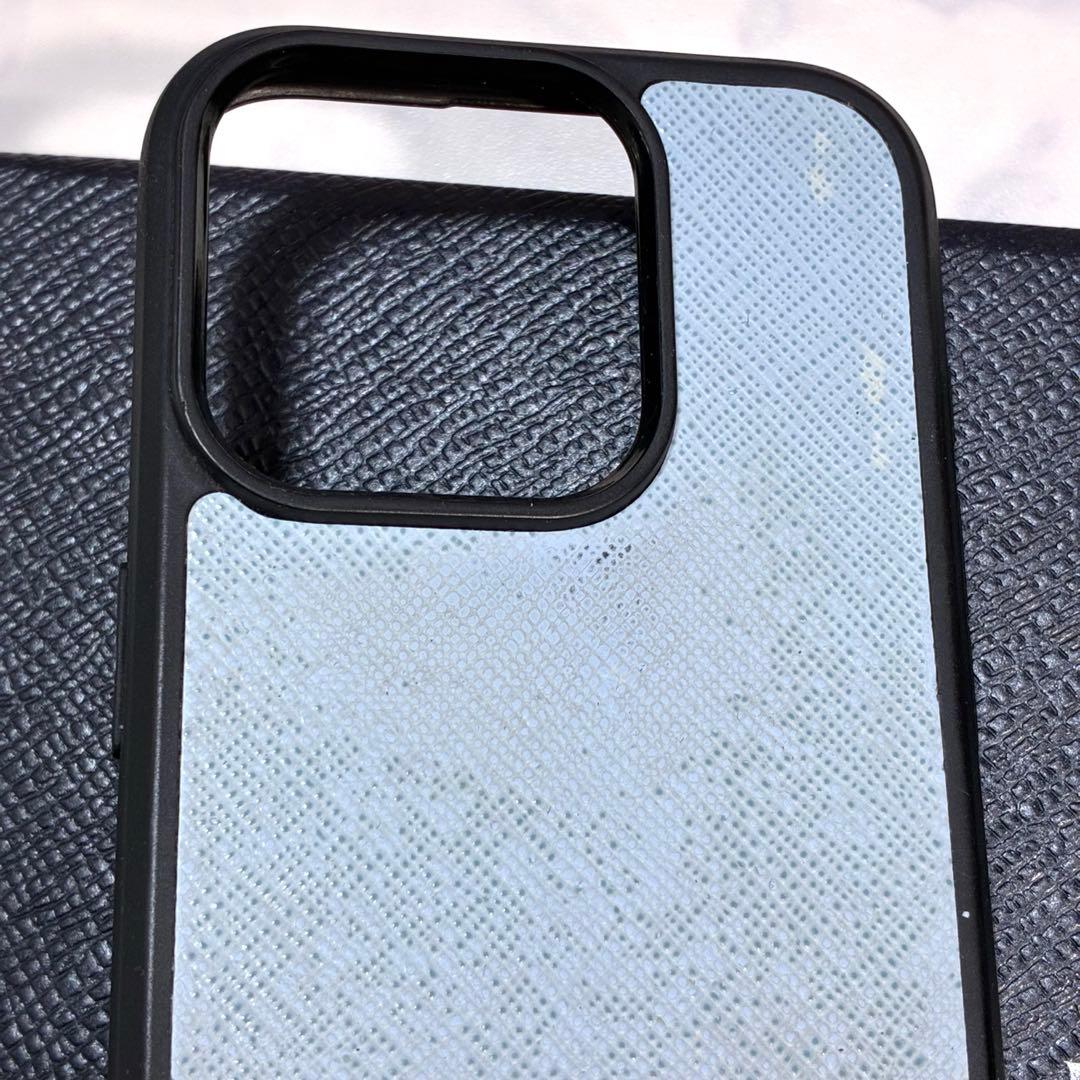 PRADA iPhone15Proケース ストラップ付き サフィアーノ 三角ロゴ