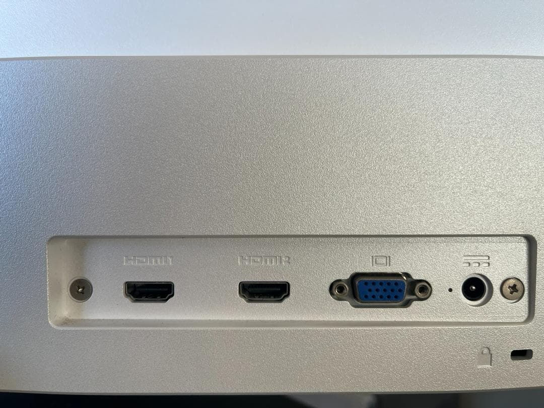 中古品　HP 27fw 27インチディスプレイ　HDMIケーブル付き