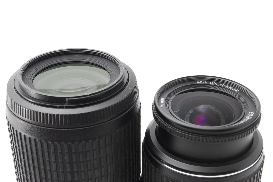 【新品級ショット数】Nikon D5100　スマホ転送　ダブルレンズ　自撮り