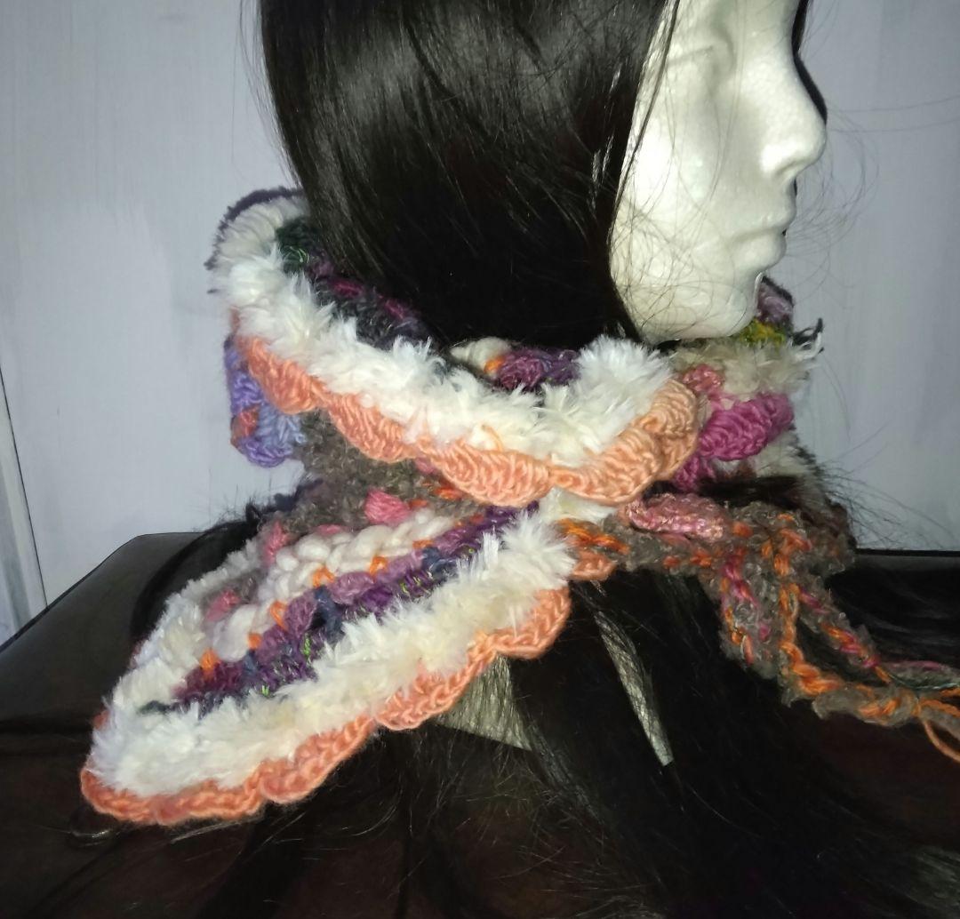 お花モチーフ羽根アクセサリー付きフード帽子、ボンネット風帽子ハンドメイド