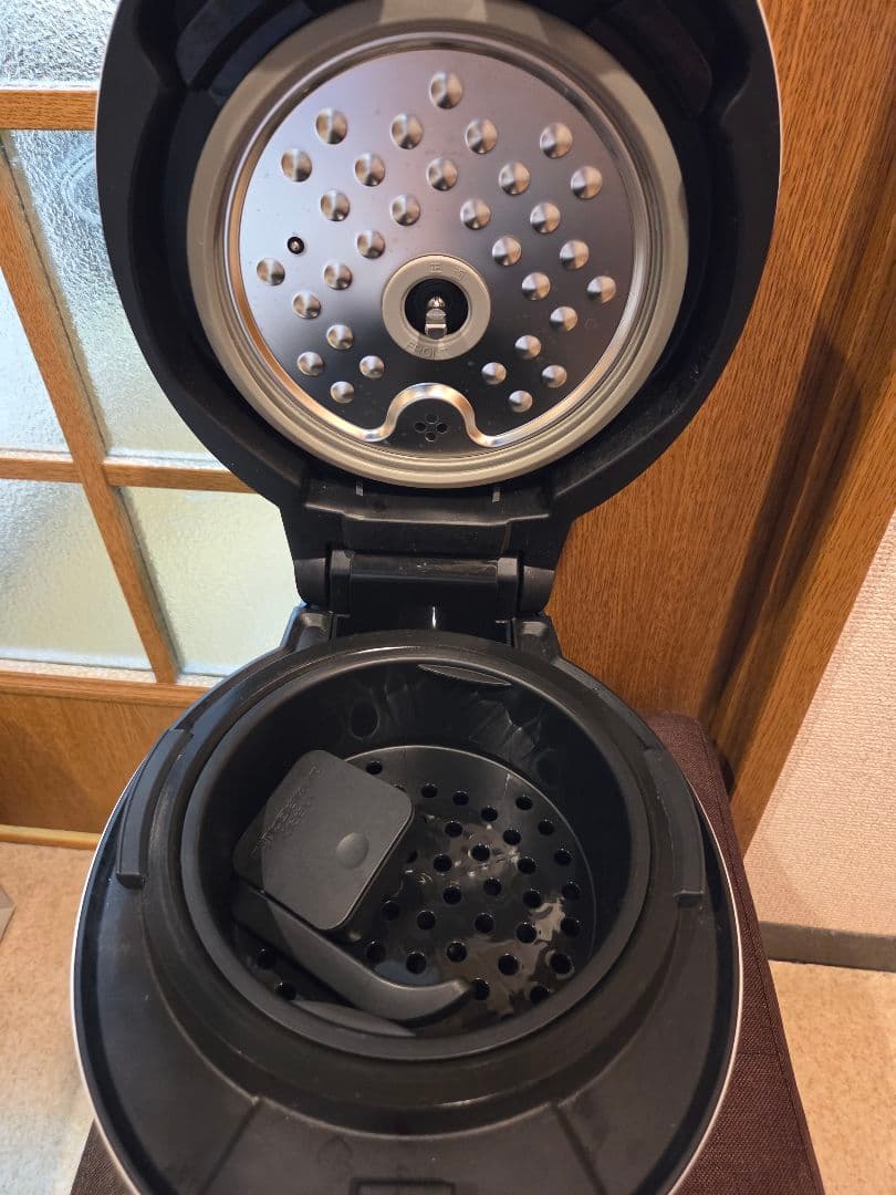 ヘルシオ KN-HW10E IH炊飯器