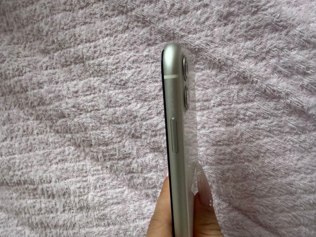 iPhone11 本体 64GB ホワイト SIMフリー