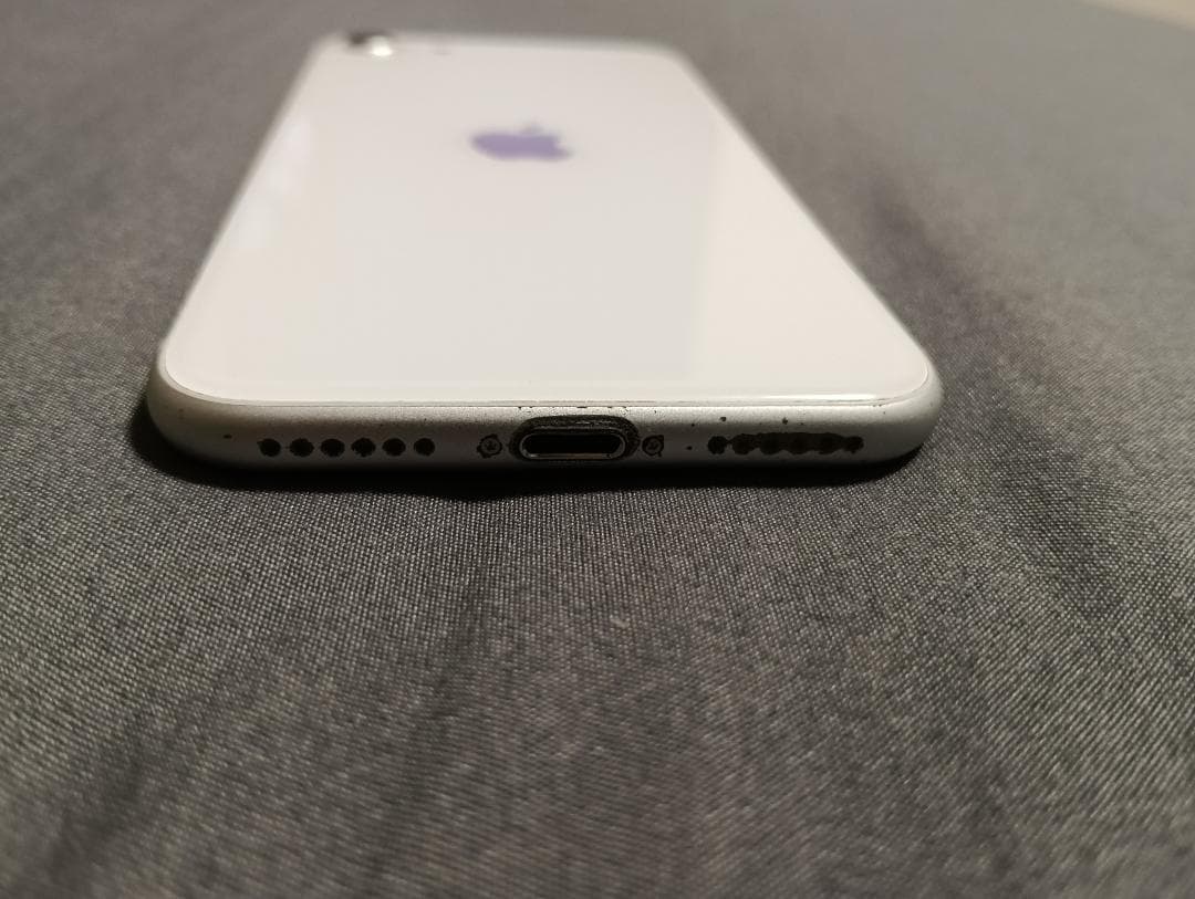 iPhone SE 第2世代 128GB 白 バッテリー100%