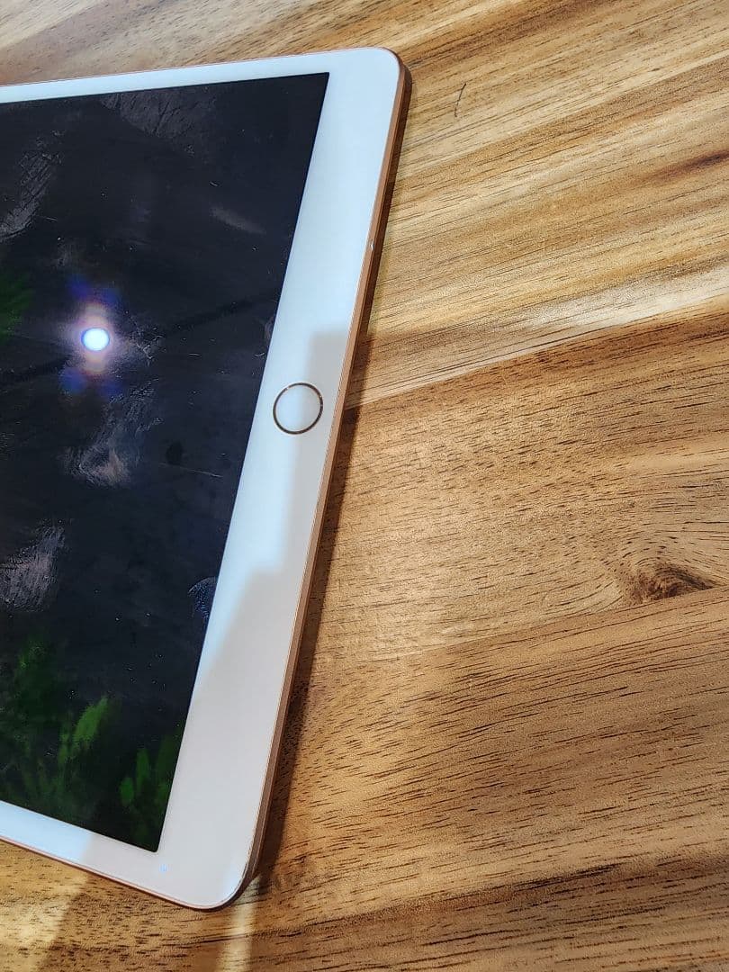 K1524 SIMフリー　iPad Air3 256GB