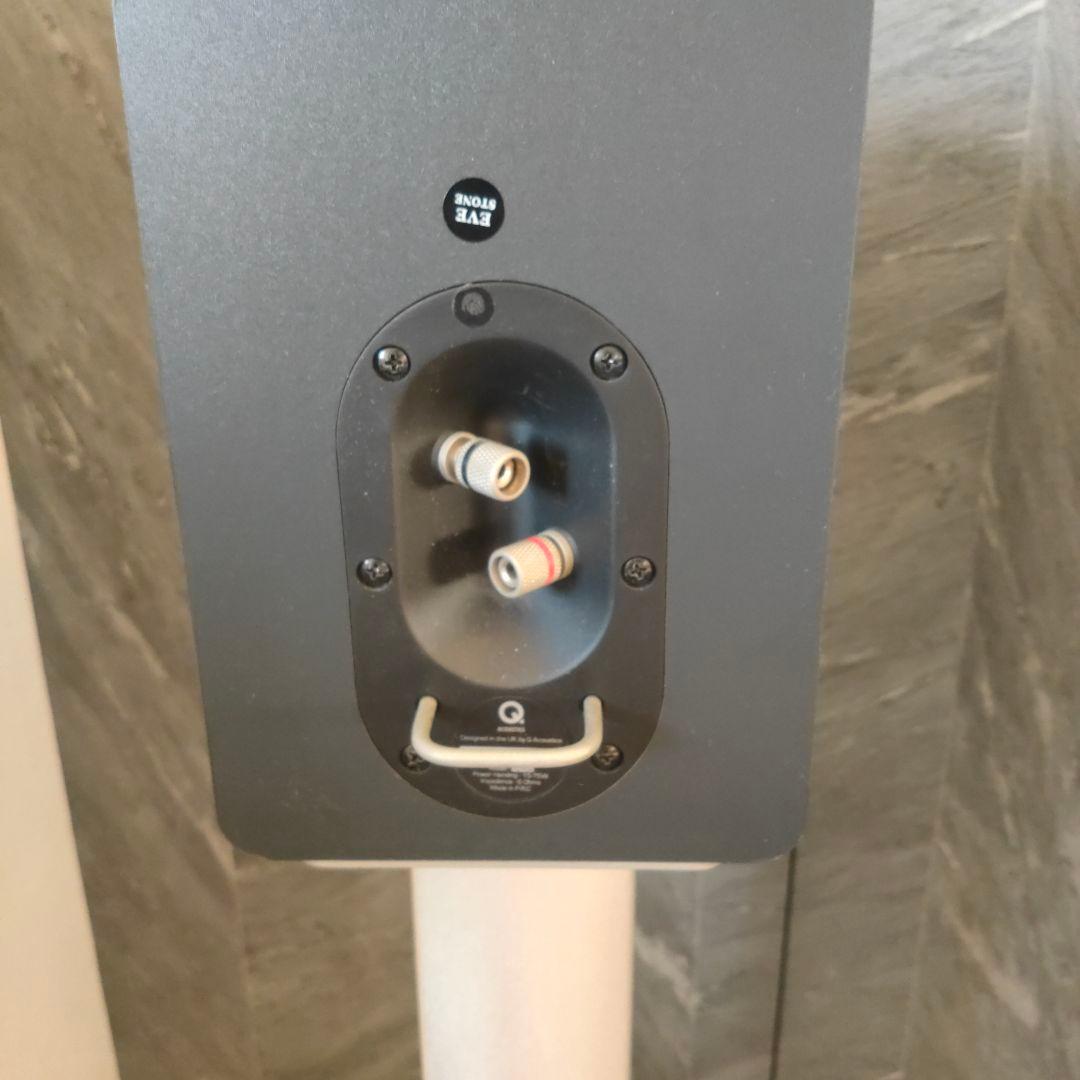 スピーカー 英国メーカー Qアコースティック 専用スタンド付　 ケーブル付