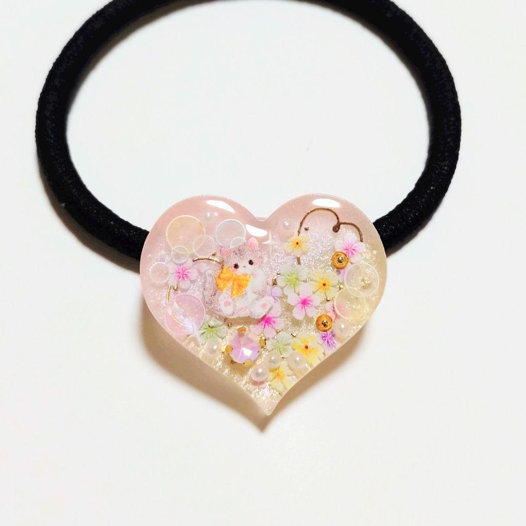 No.613　レジン ヘアゴム キーホルダー ピンバッジ 猫ねこ