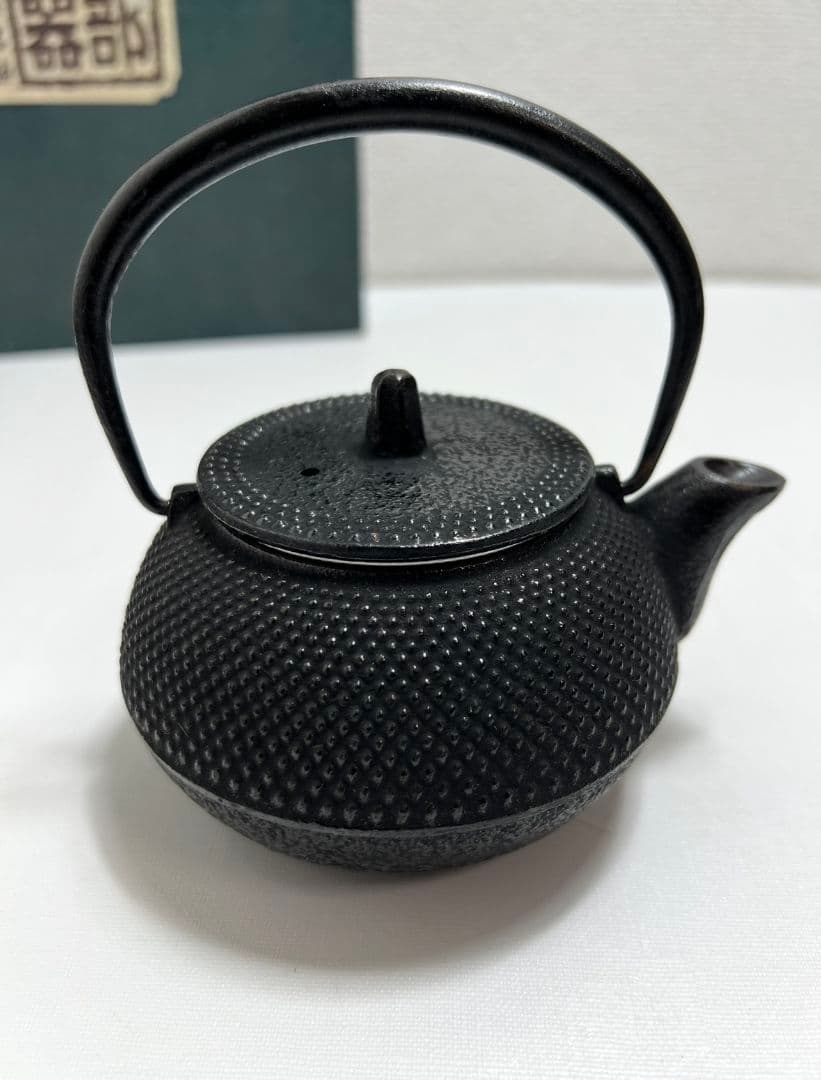 未使用・元箱付南部鉄器 岩鋳 IWACHU 急須 瓶敷 灰皿 雲龍 3点セット
