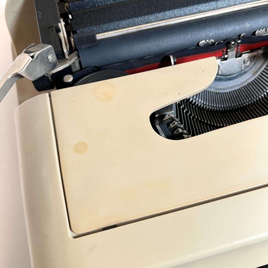 タイプライター オリベッティ LETTERA 34、動作確認済み　スペイン製