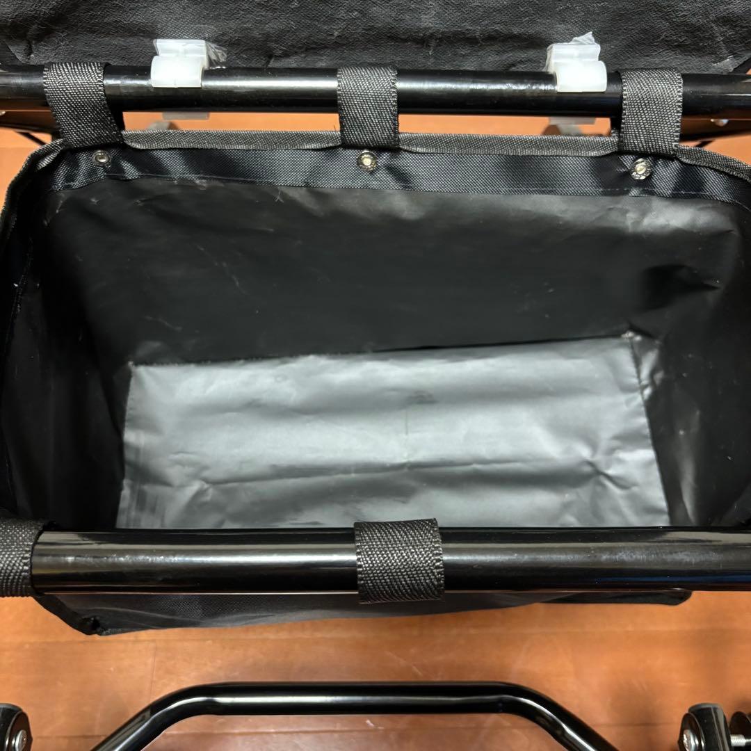 椅子付きシルバーカー　折り畳み式収納カゴ付き
