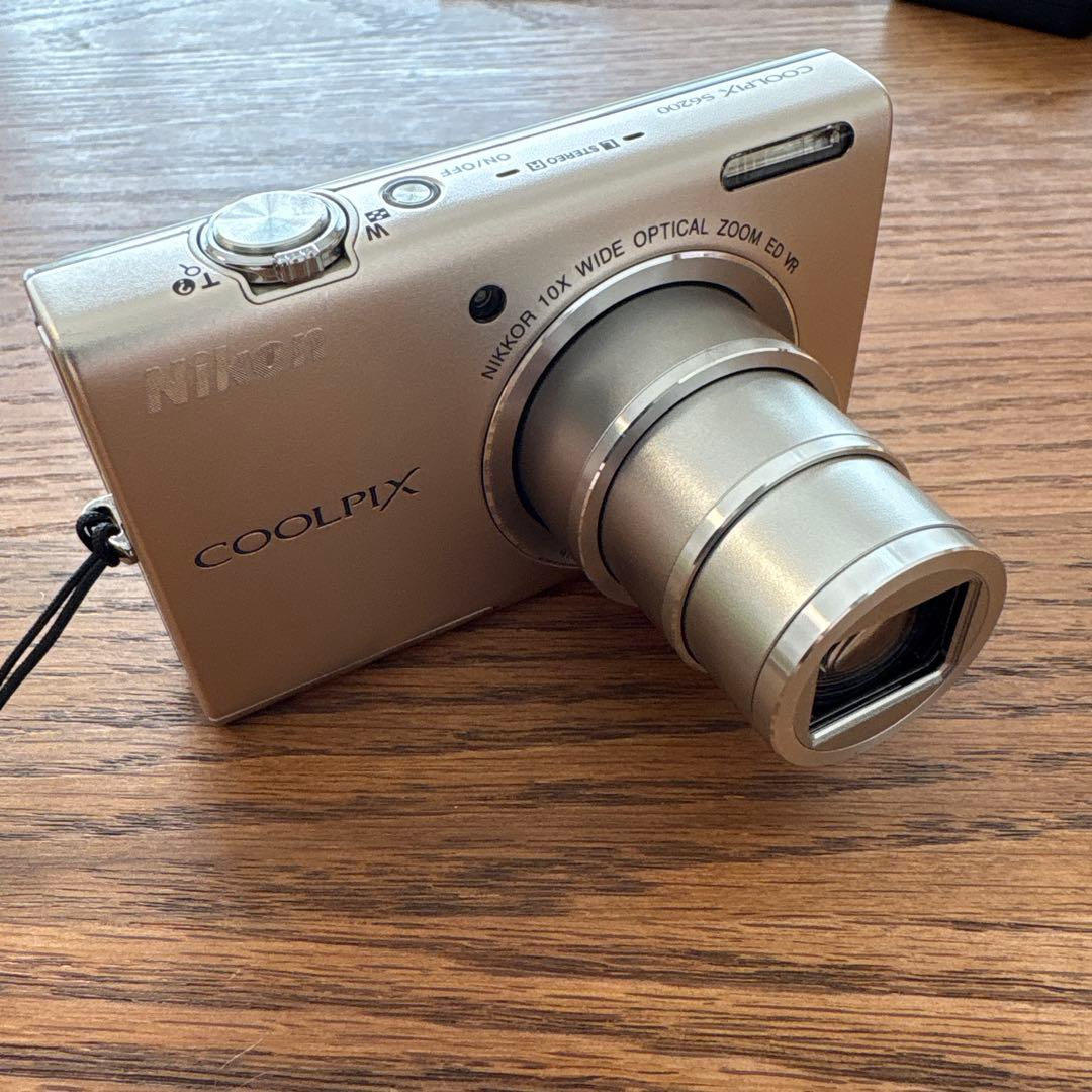 Nikon COOLPIX s6200 デジカメ　SDカード付