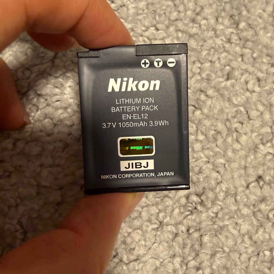 動作未確認　Nikon ニコン　COOLPIX S70 赤 デジタルカメラ